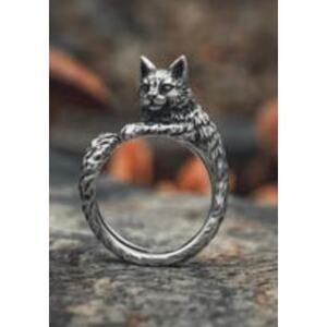 Rustic silver-tone adjustable kitten hug ring, detailed texture Zinc Alloy